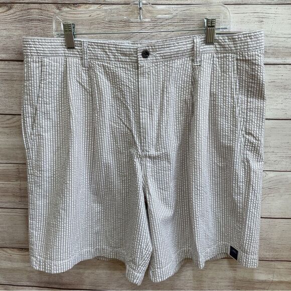 NEW‎ WITH TAGS SADDLEBRED TAN AND WHITE SEERSUCKER SHORTS - Picture 2 of 4